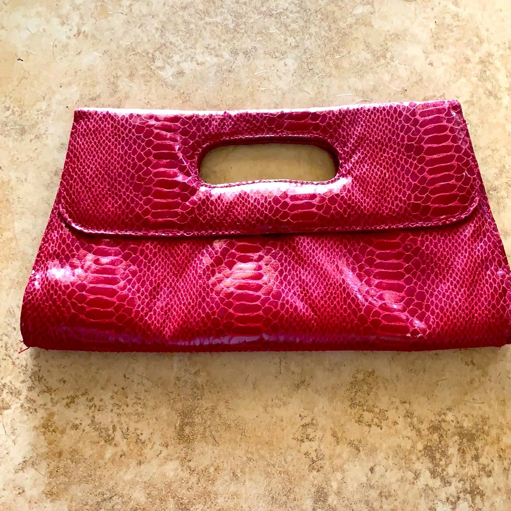Red snake clutch